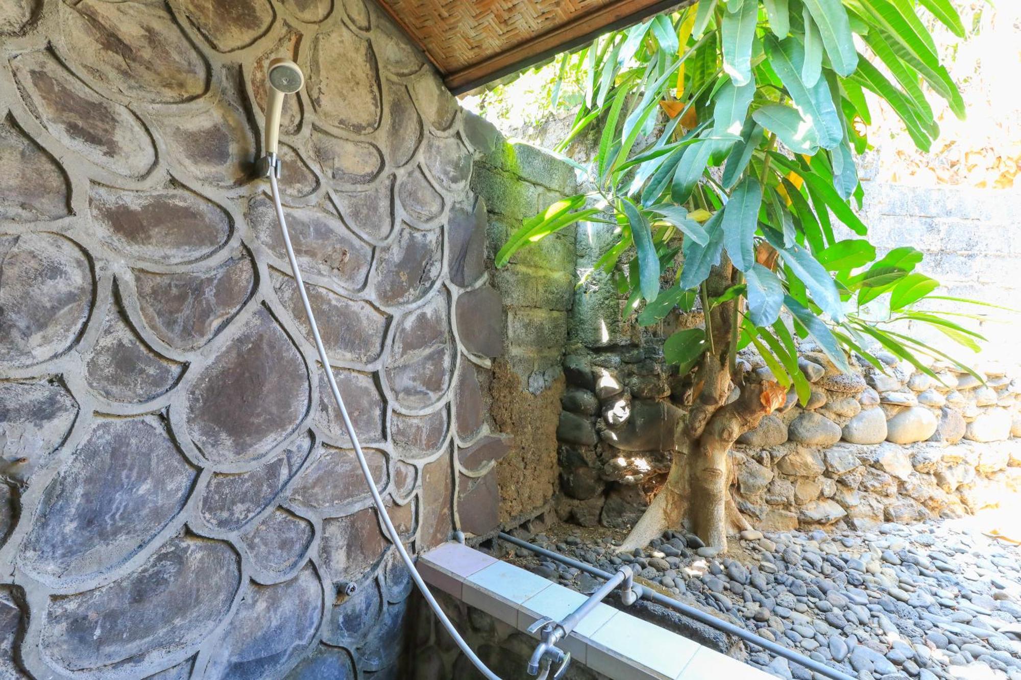 Hotel Tara Bar&Resto Air Sanih Kubutambahan  Habitación foto